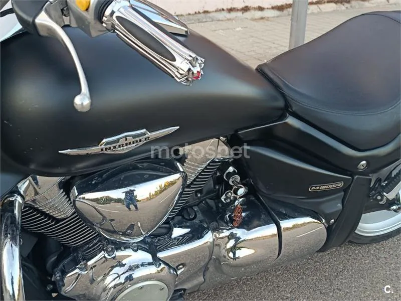 Suzuki Intruder M1800R - Vista 4