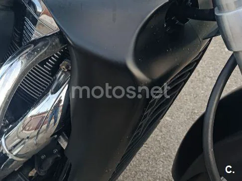Suzuki Intruder M1800R - Vista 8