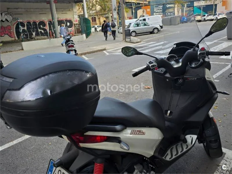 Piaggio MP3 - Vista 3
