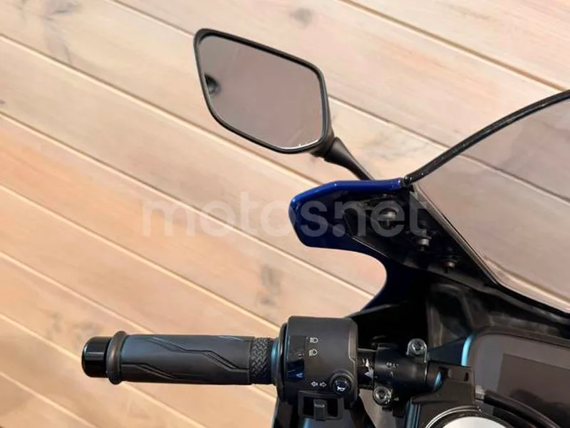 Yamaha YZF-R125 - Vista 11