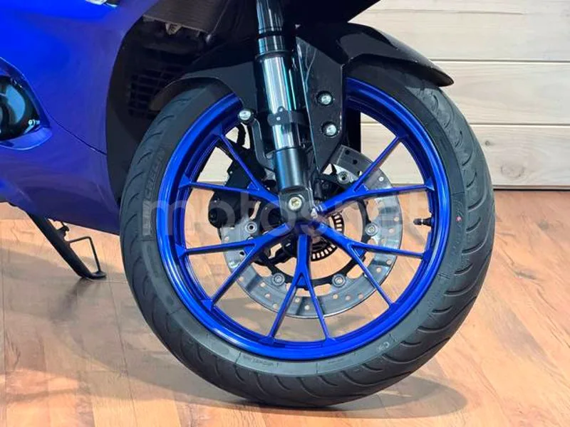 Yamaha YZF-R125 - Vista 9