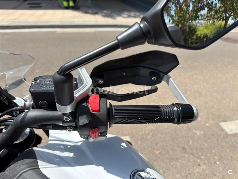 Benelli TRK 502 - Vista 5
