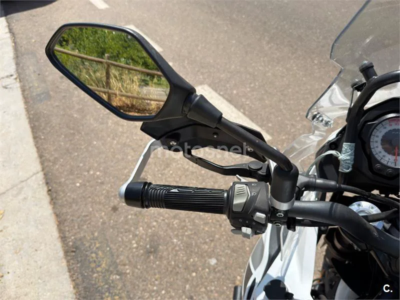 Benelli TRK 502 - Vista 10