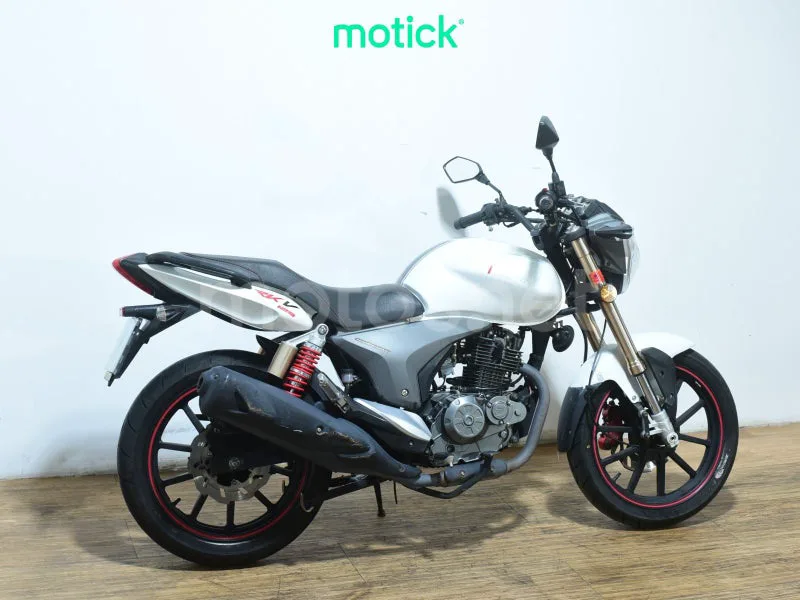 Keeway RKV 125 - Vista 10