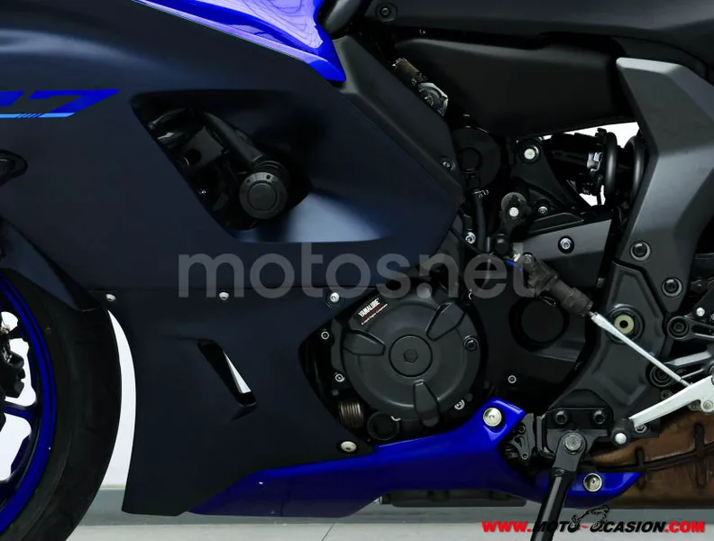 Yamaha YZF-R7 - Vista 10