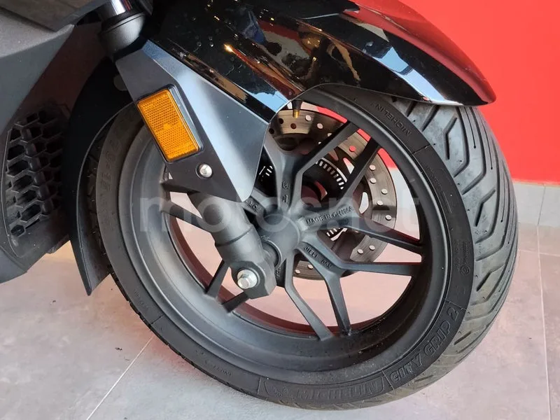 Honda Forza 350 - Vista 14