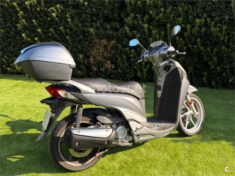 Honda SH300i - Vista 4