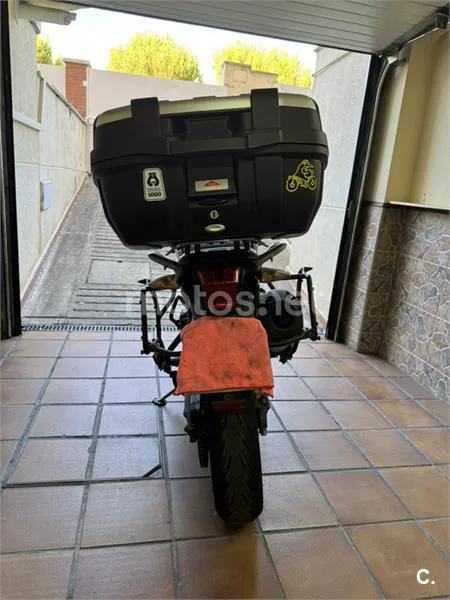 Triumph Tiger 800 - Vista 7