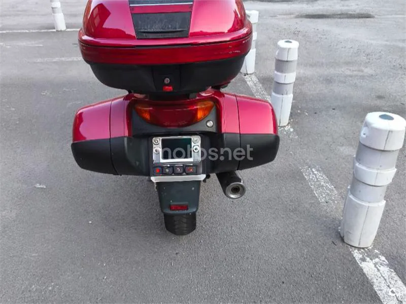 Honda NT650V Deauville 1800 € 1999 Araba - 1