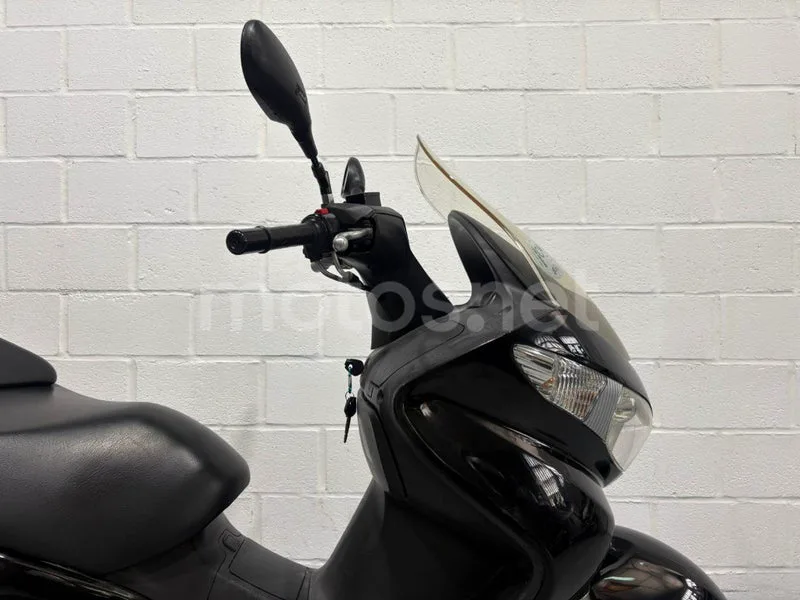 Suzuki Burgman 200 - Vista 11