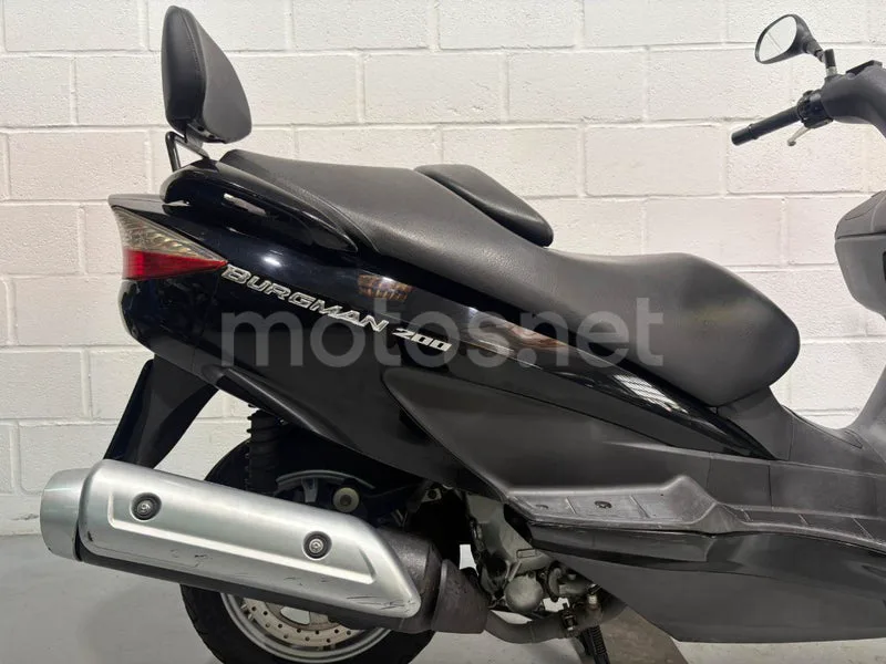 Suzuki Burgman 200 - Vista 12