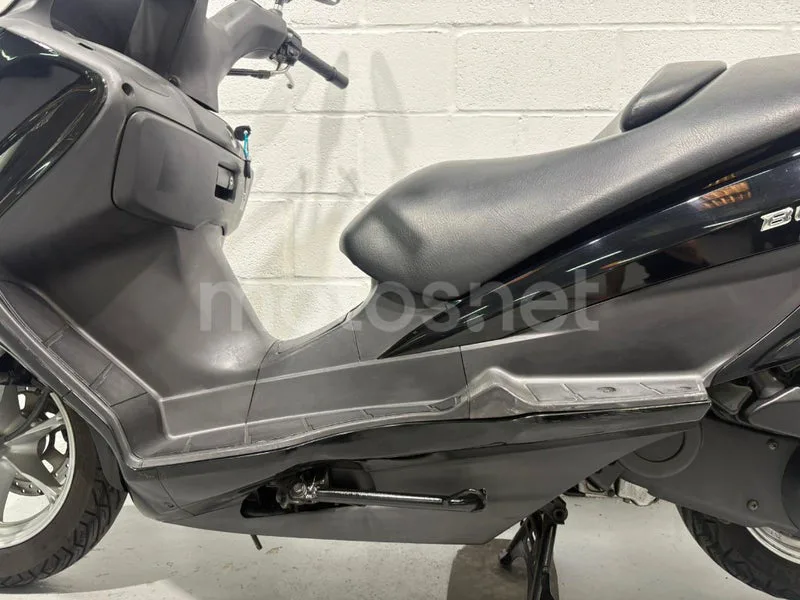 Suzuki Burgman 200 - Vista 16