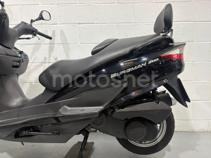 Suzuki Burgman 200 - Vista 17