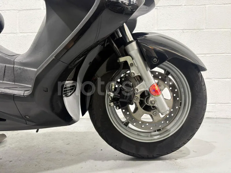 Suzuki Burgman 200 - Vista 10
