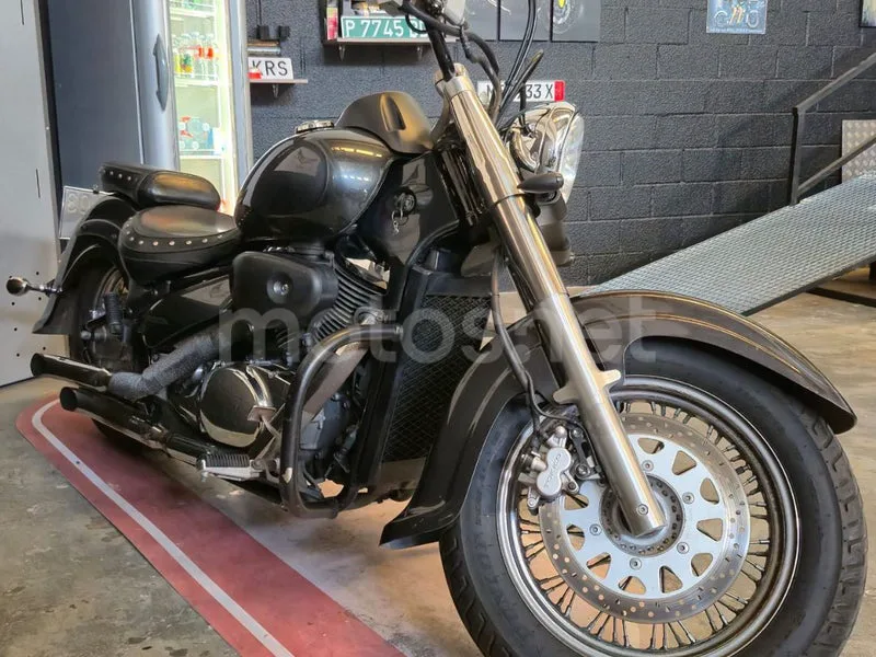 Suzuki Intruder C800 - Vista 3