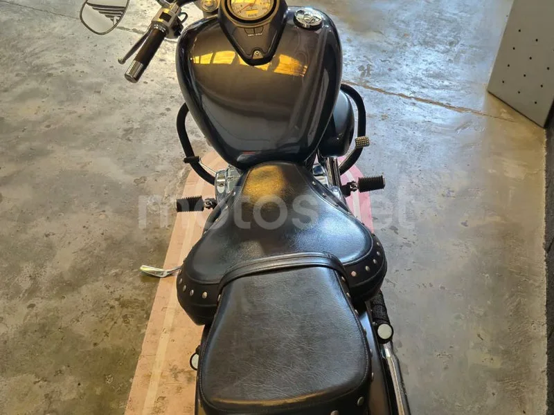 Suzuki Intruder C800 - Vista 4