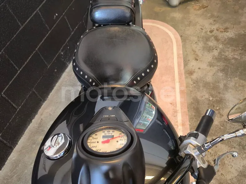 Suzuki Intruder C800 - Vista 5