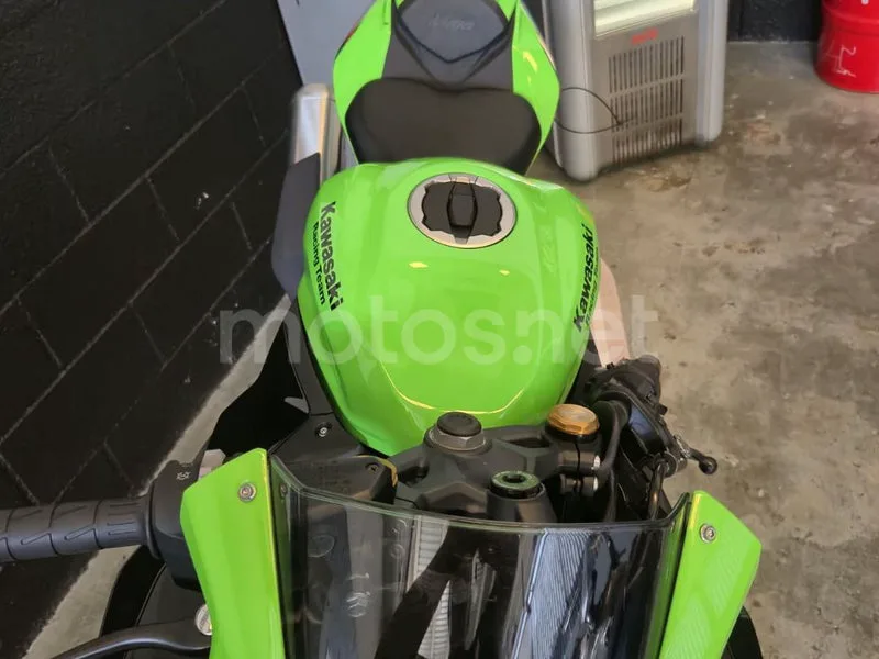 Kawasaki Ninja ZX-4RR - Vista 6