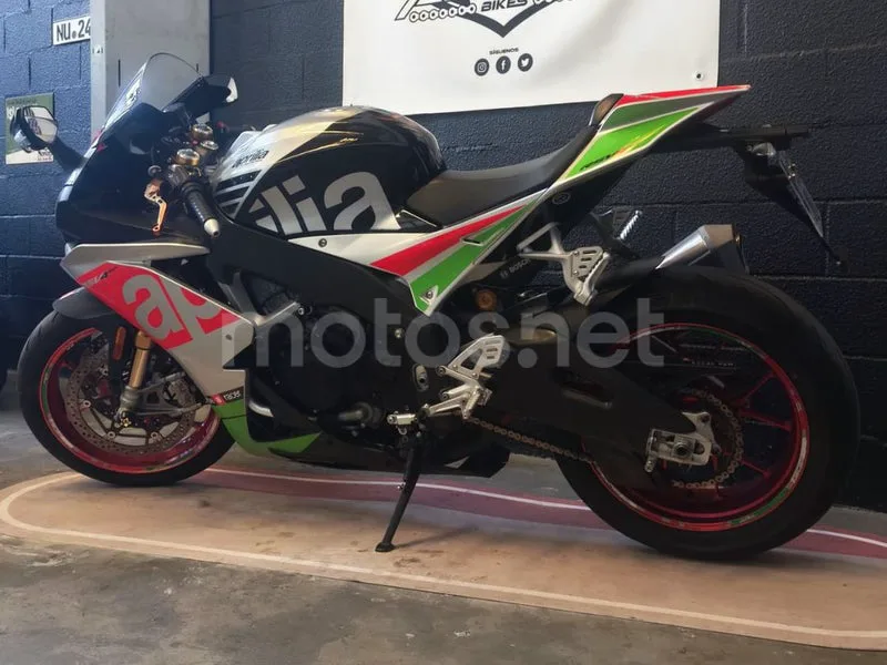 Aprilia RSV4 RF 14.499 € 2017 Madrid - 2