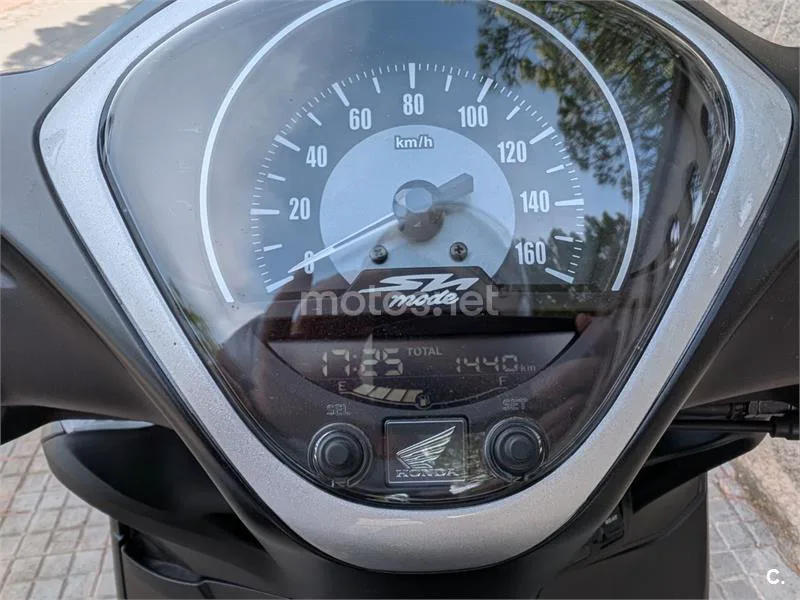 Honda SH125i - Vista 3