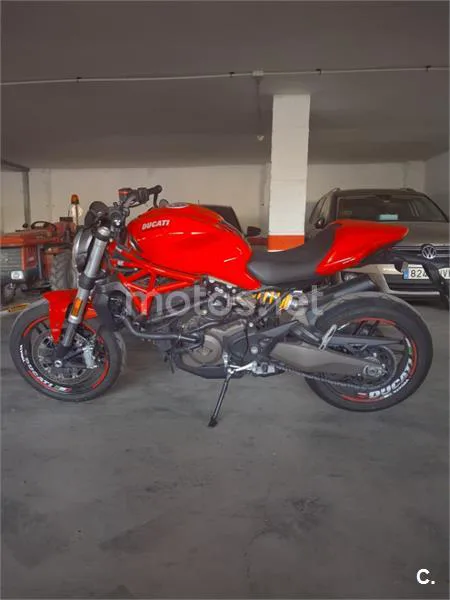 Ducati Monster 821 - Vista 3