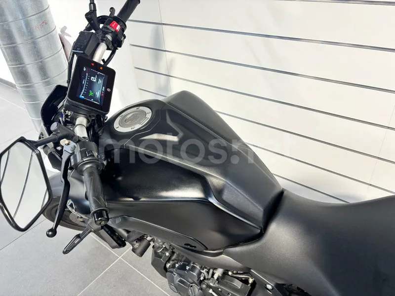Yamaha MT-07 - Vista 9