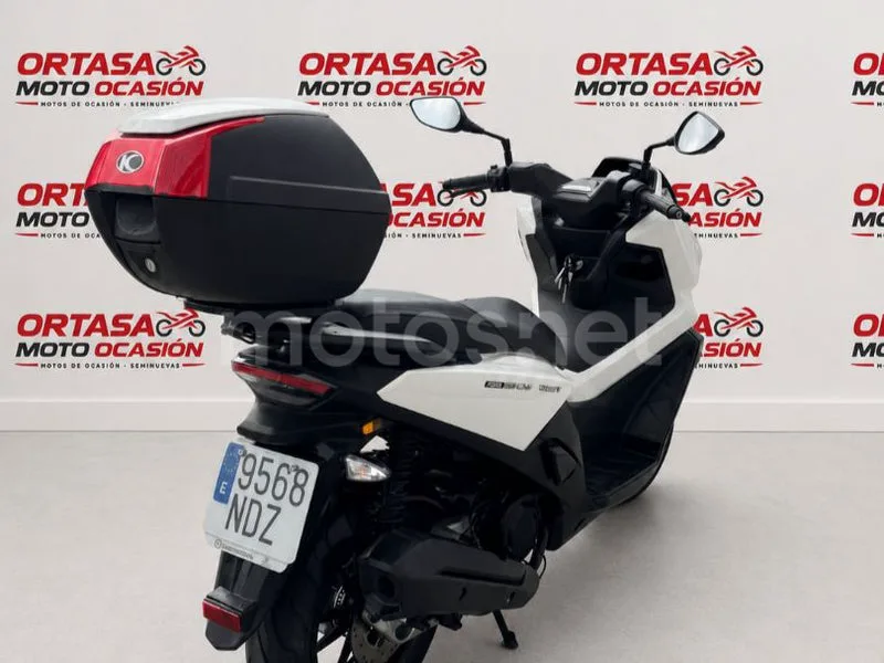 Kymco Sky Town 125 - Vista 9