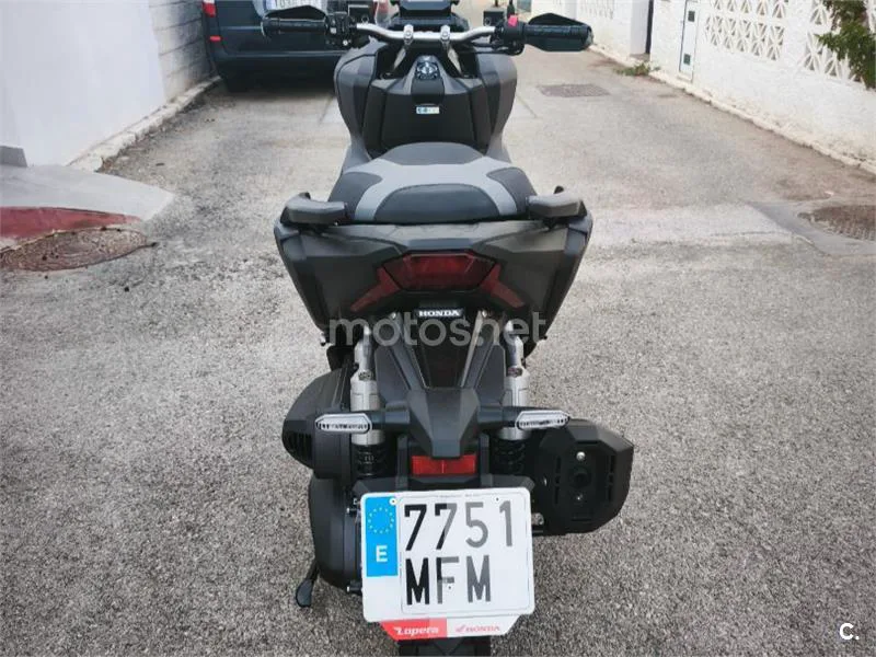 Honda ADV350 - Vista 5
