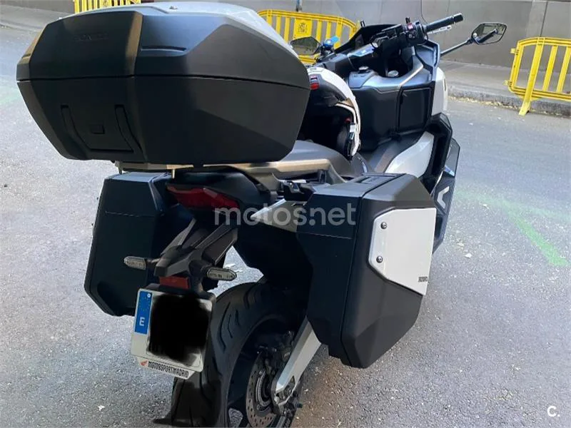 Honda Forza 750 - Vista 11