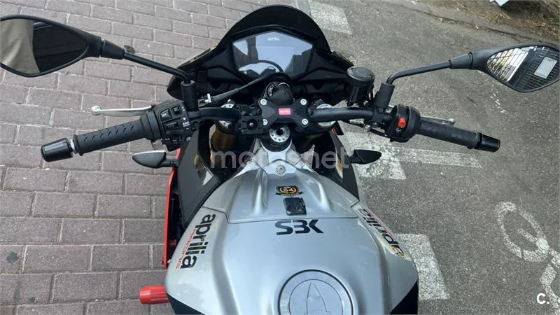 Aprilia Tuono V4 1100 Factory - Vista 11