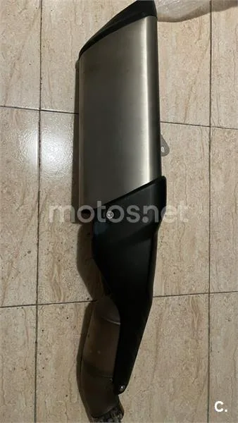 Aprilia Tuono V4 1100 Factory - Vista 7