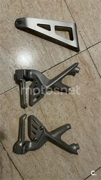 Aprilia Tuono V4 1100 Factory - Vista 8