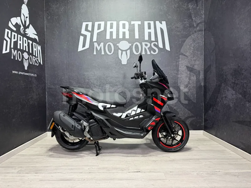 Aprilia SR GT 125 - Vista 3