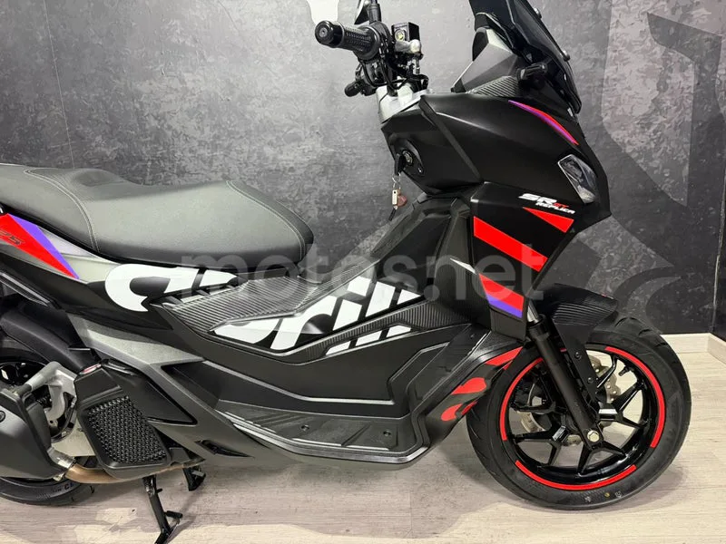 Aprilia SR GT 125 - Vista 10