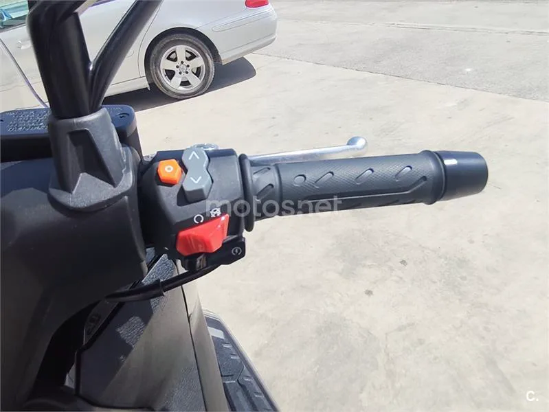 Kymco Sky Town 125 - Vista 3