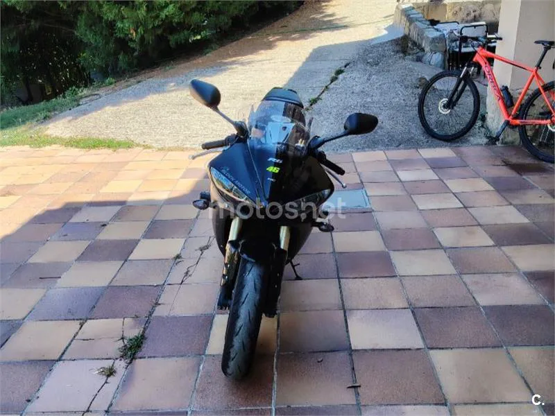 Yamaha YZF-R6 4500 € 2009 Araba - 1