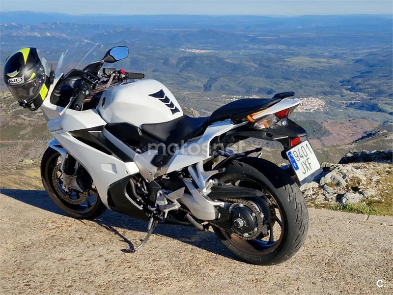 Honda VFR800F - Vista 3