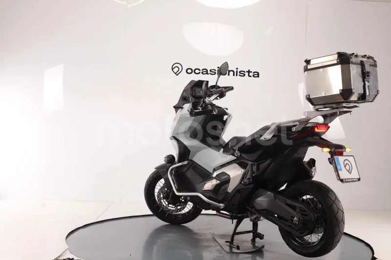 Honda X-ADV - Vista 4