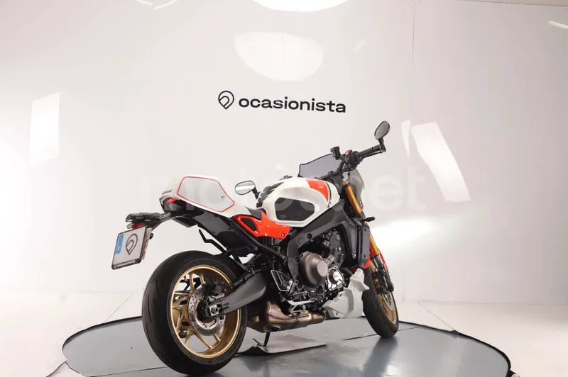 Yamaha XSR900 - Vista 3