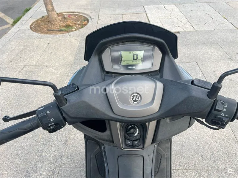 Yamaha NMAX - Vista 8