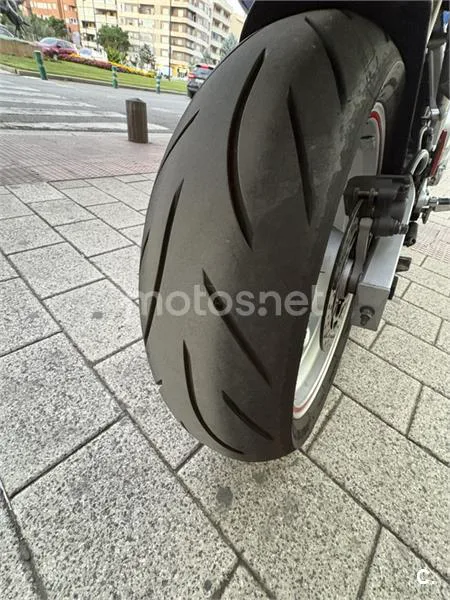 Yamaha FZ6 Fazer - Vista 4