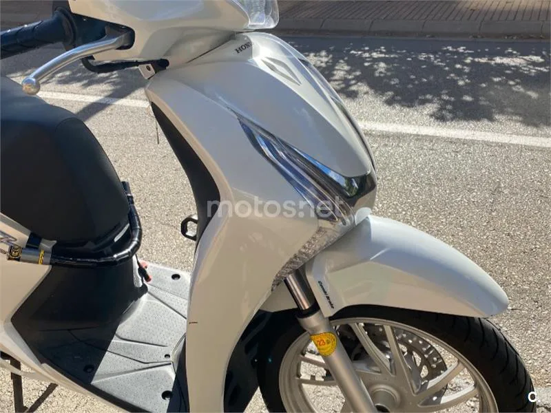 Honda SH125i - Vista 8