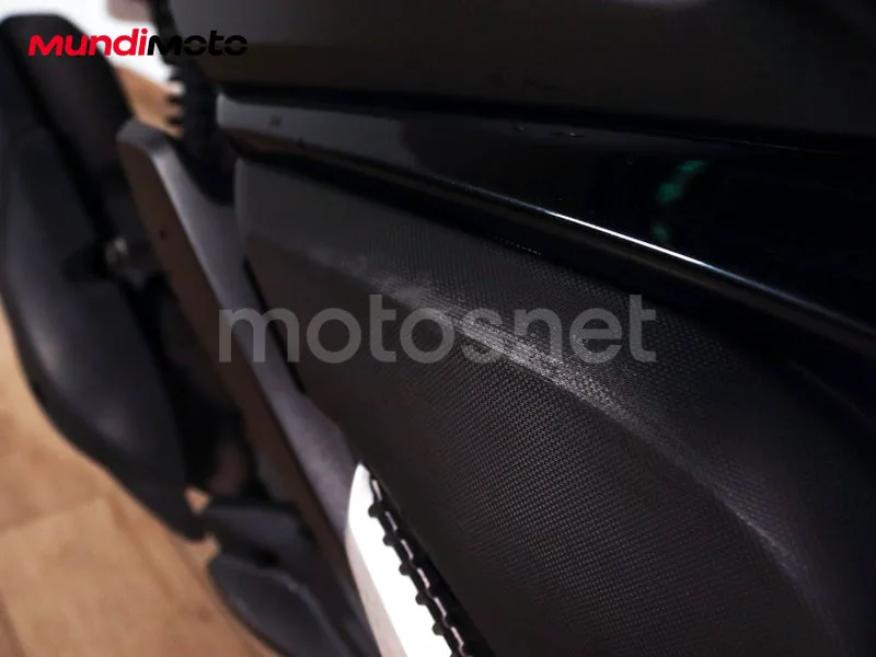 Yamaha XMAX 125 - Vista 18