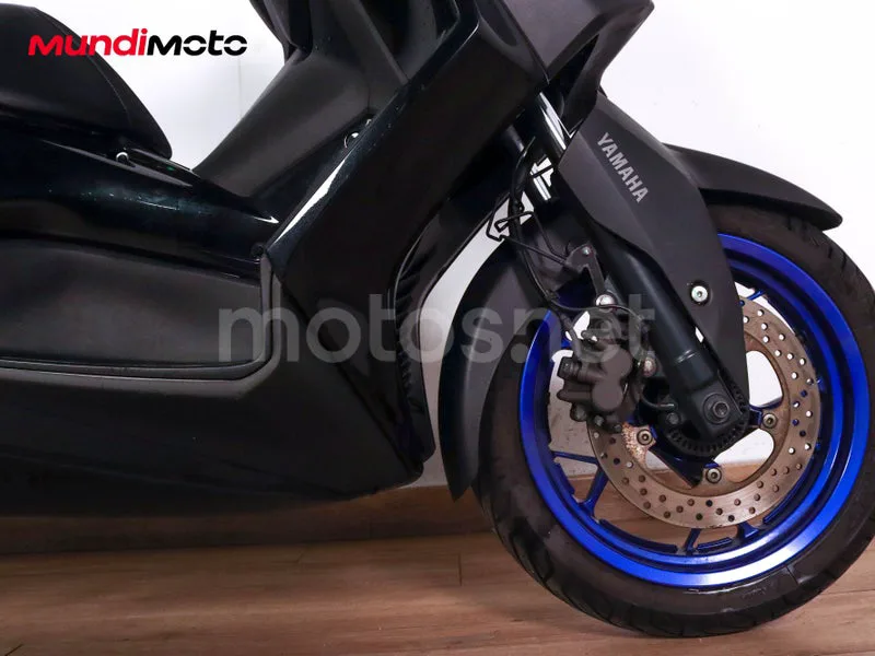 Yamaha XMAX 125 - Vista 24