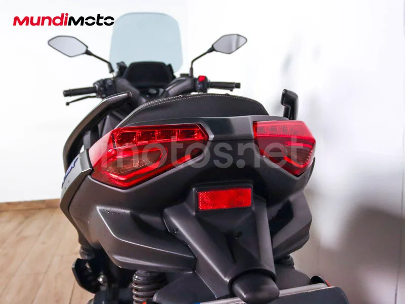 Yamaha XMAX 125 - Vista 9