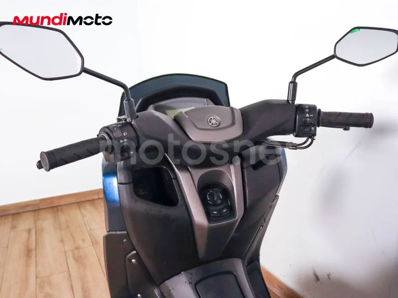 Yamaha NMAX - Vista 11