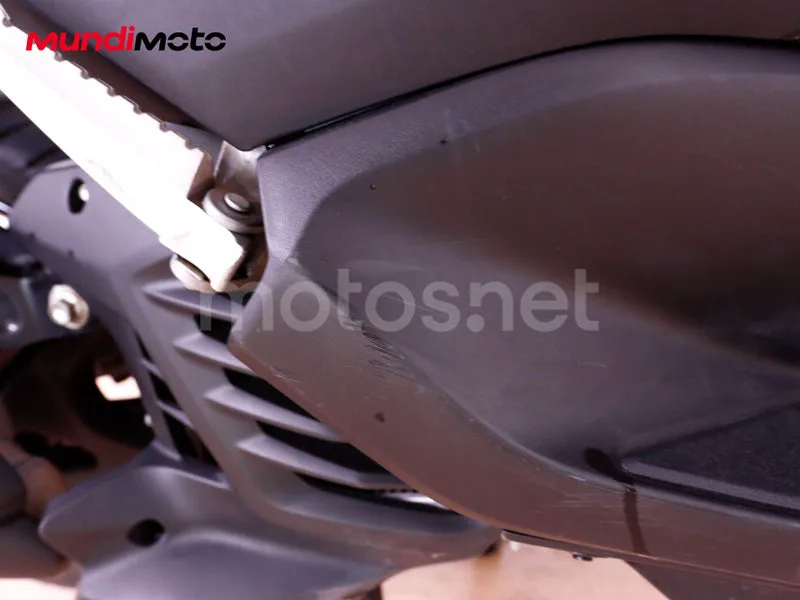 Yamaha NMAX - Vista 16