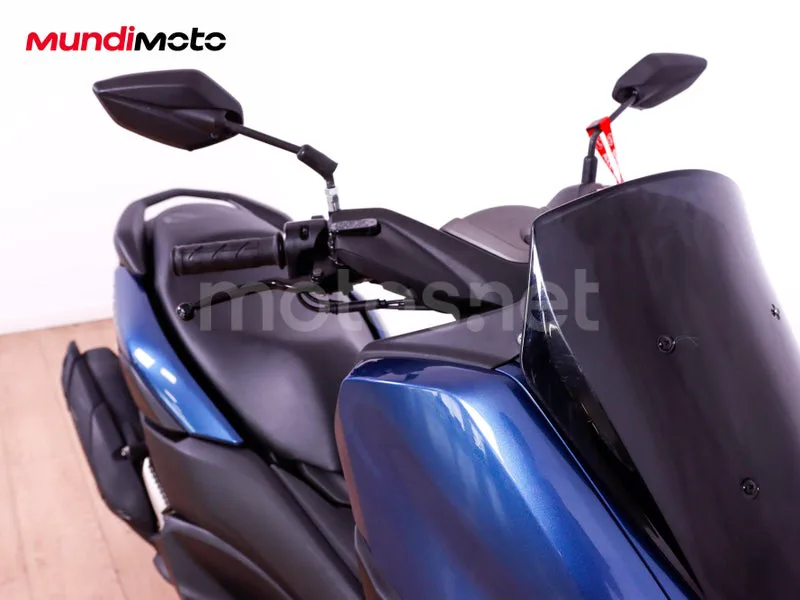 Yamaha NMAX - Vista 65