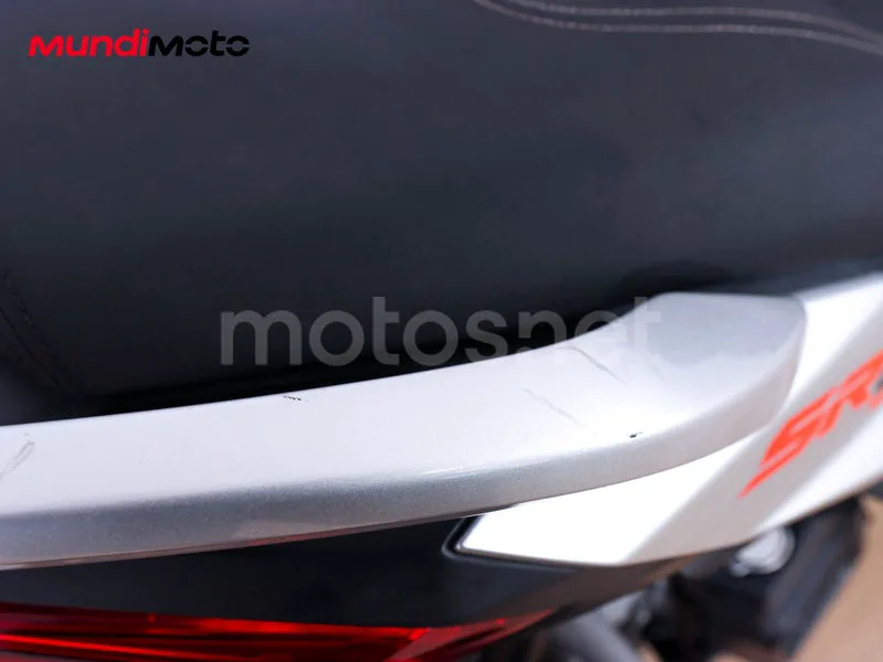 Aprilia SR GT 125 - Vista 14