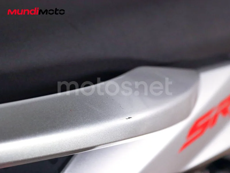 Aprilia SR GT 125 - Vista 18